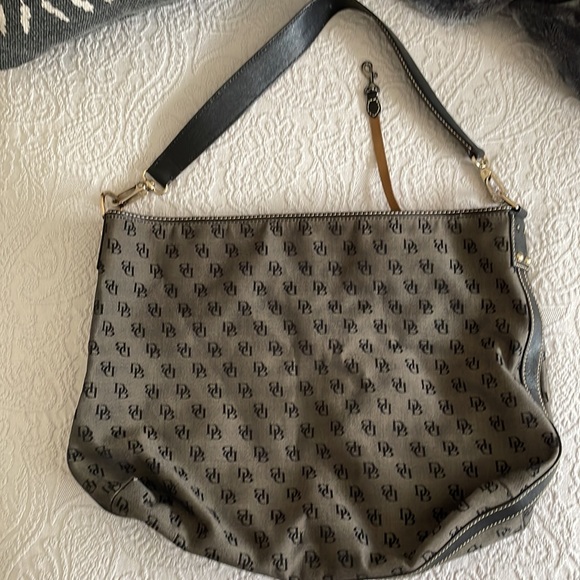 Dooney & Bourke Grey/ Black Large Shoulder Bag - Picture 2 of 16